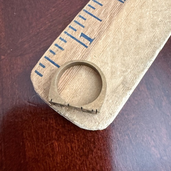 Vintage Brass Metal Ring Size 4 - Picture 2 of 3